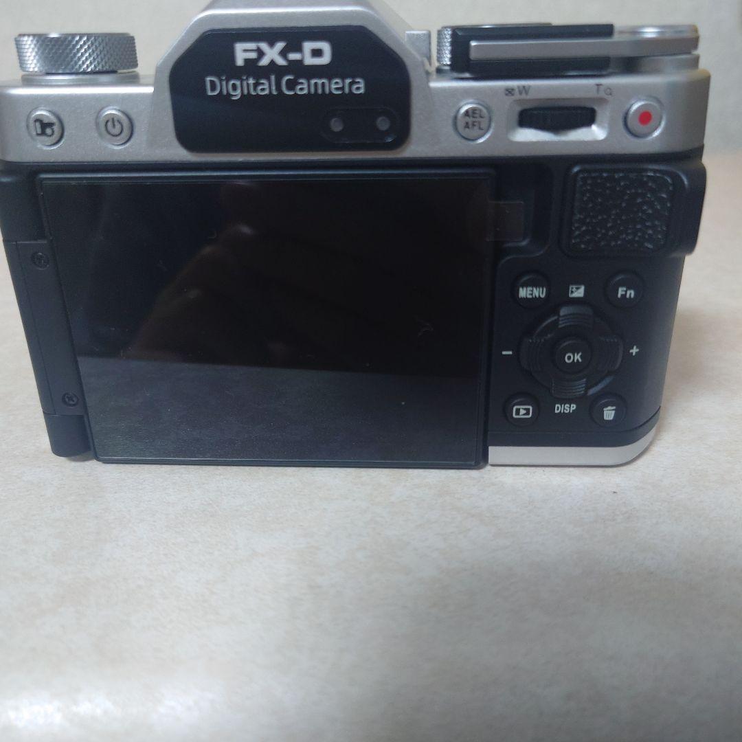 YASHICA FX-D 100 デジタルカメラ