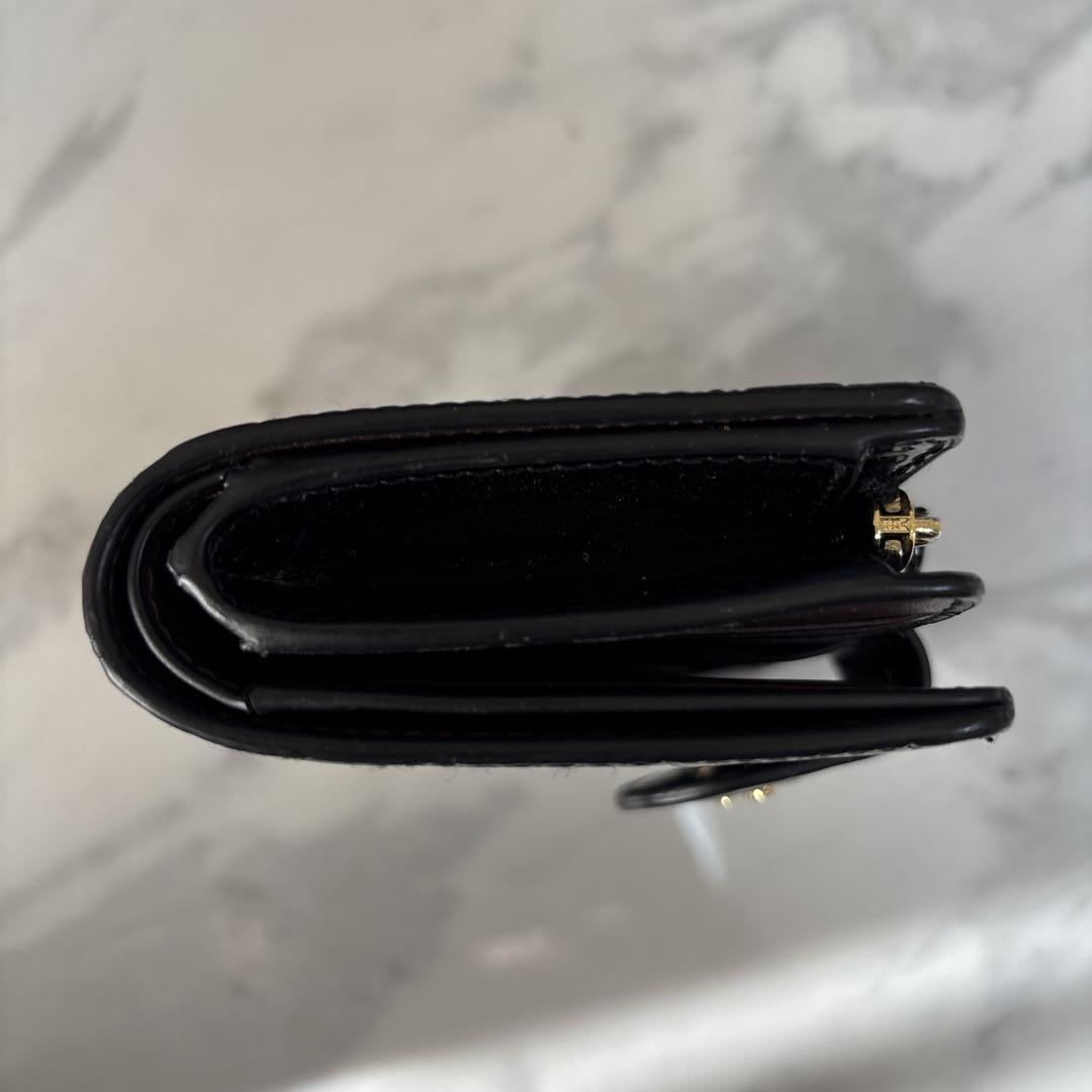 【美品】COACH コーチ 折り財布シグネチャーエンボス加工パテントレザー　黒