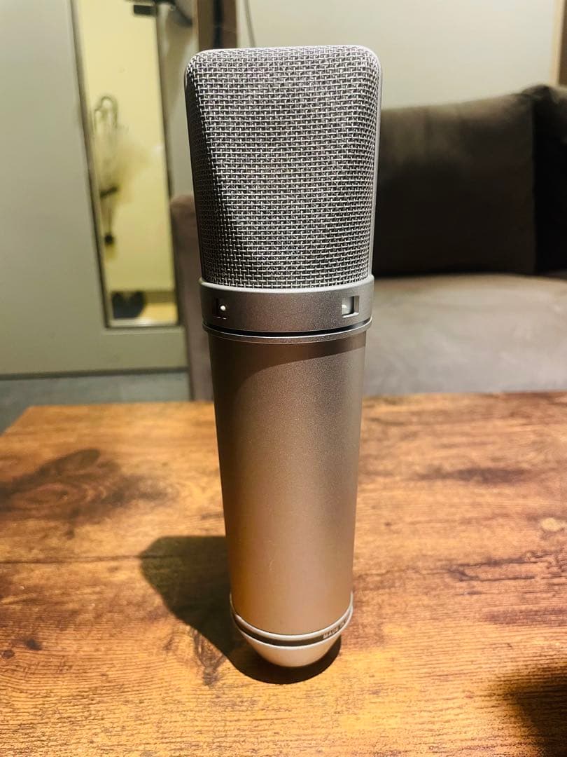 Neumann U 87 Ai スタジオセット　ケース/箱あり