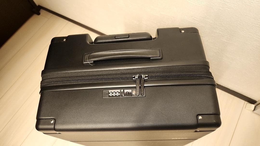 TAKEO KIKUCHI ブラック　4輪スーツケース　55L/64L 拡張機能