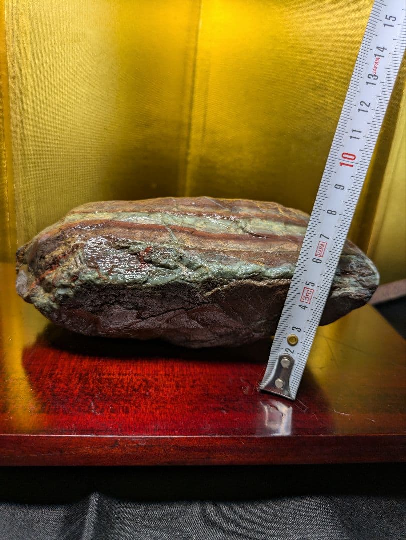 赤石 原石 1.6kg 未加工品 緑石英層入り、赤色濃淡 希少、レア品