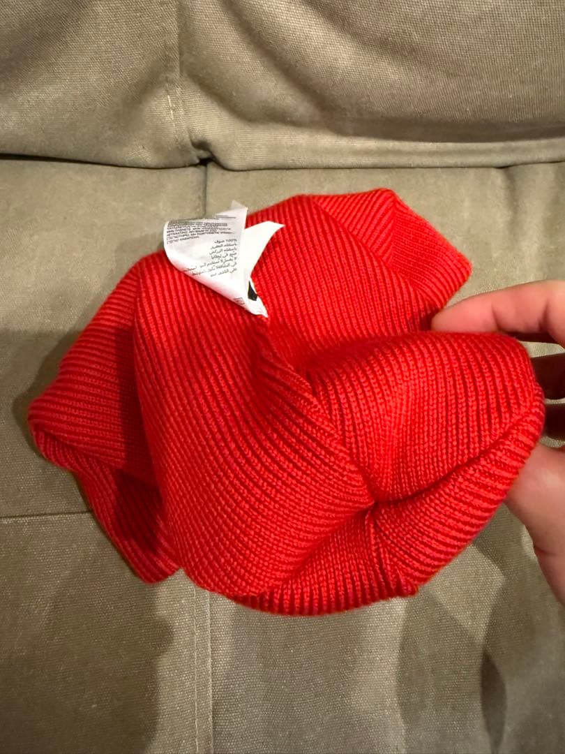   赤 ニット帽 アークティックプログラム男女兼用