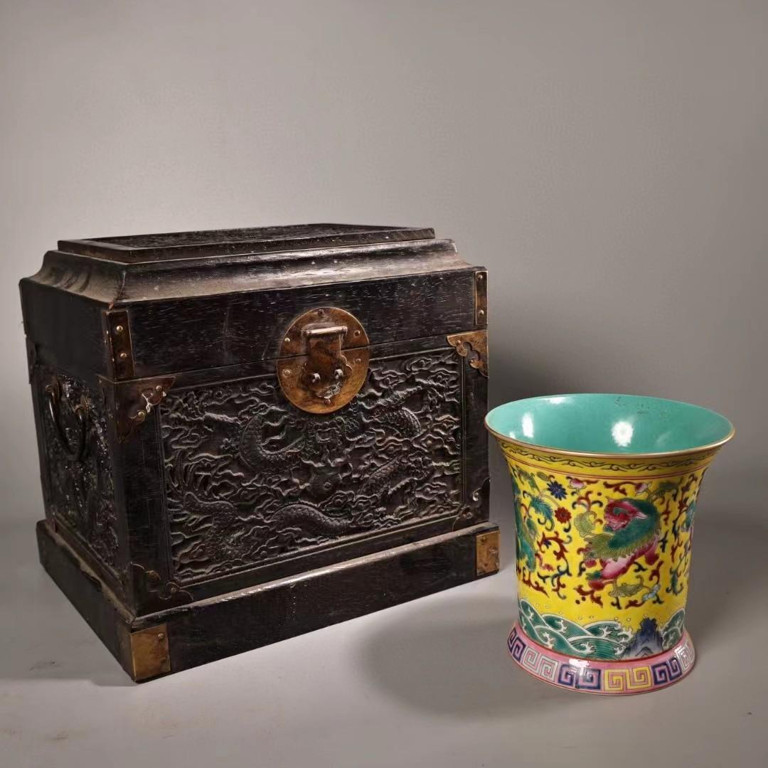 中国古美術・珍蔵珐琅彩粉彩陶磁器のペン立・書道品・純手描き・案頭・文房具・箱付き