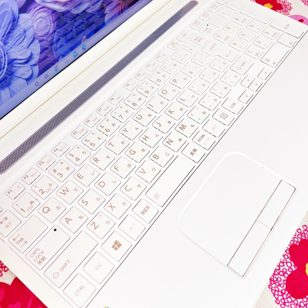 110【データ保存大容量1000GB❣️】メモリ8GB✨カメラ✨ノートパソコン✨白