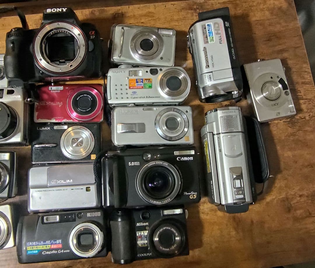 コンパクトデジタルカメラ　11台＋おまけ