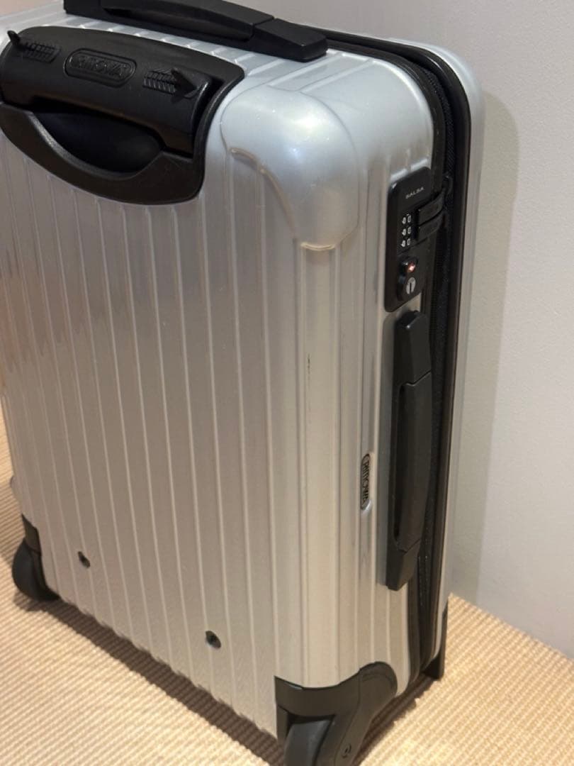 【良品】RIMOWAリモワ サルサ 32L 機内持ち込み可 2輪 ポリカ