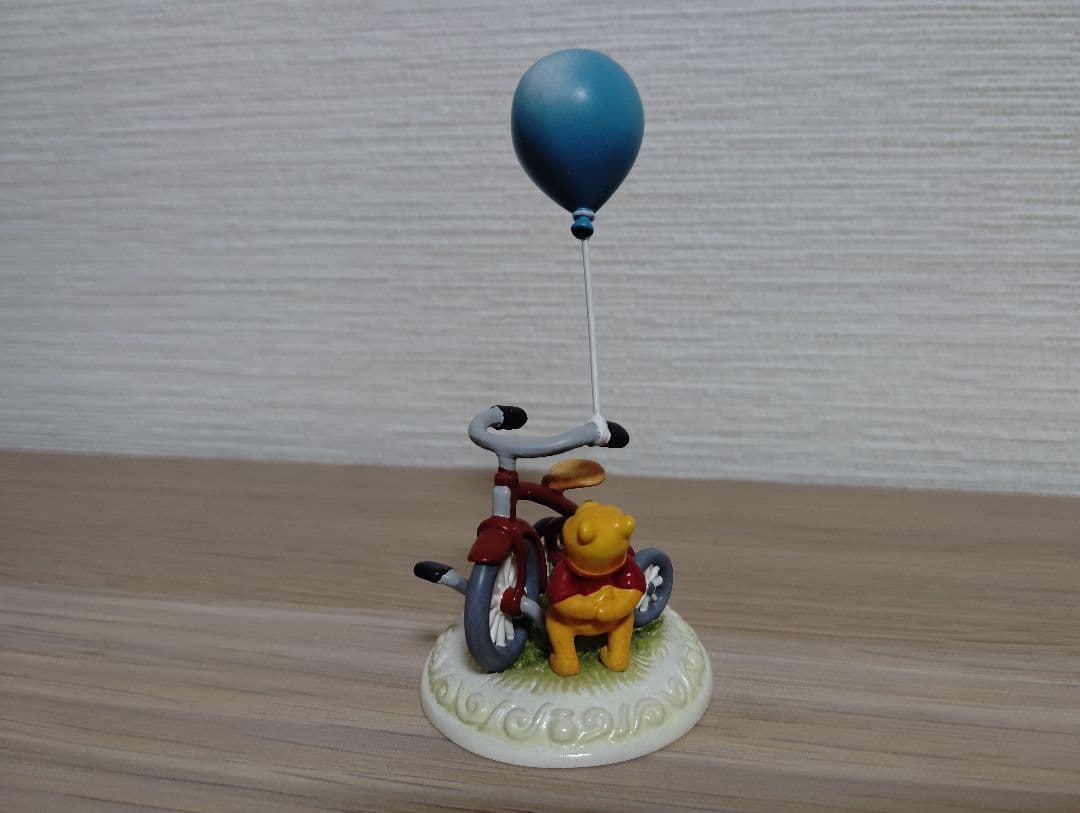 くまのプーさん 自転車 フィギュア 風船付き　オルショウスキー