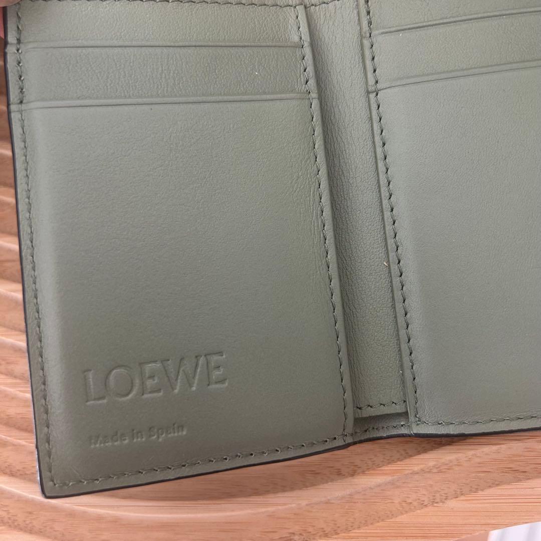 ロエベ アナグラム トライフォールド グリーン 三つ折り財布