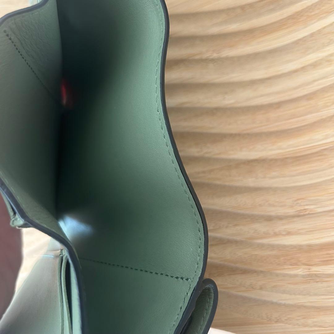 ロエベ アナグラム トライフォールド グリーン 三つ折り財布