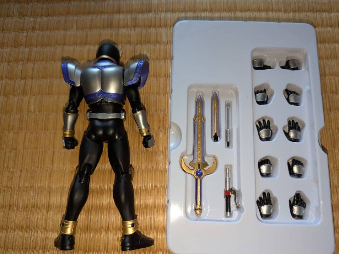 真骨彫製法　仮面ライダークウガ　タイタン　ペガサス　ドラゴン　グローイング