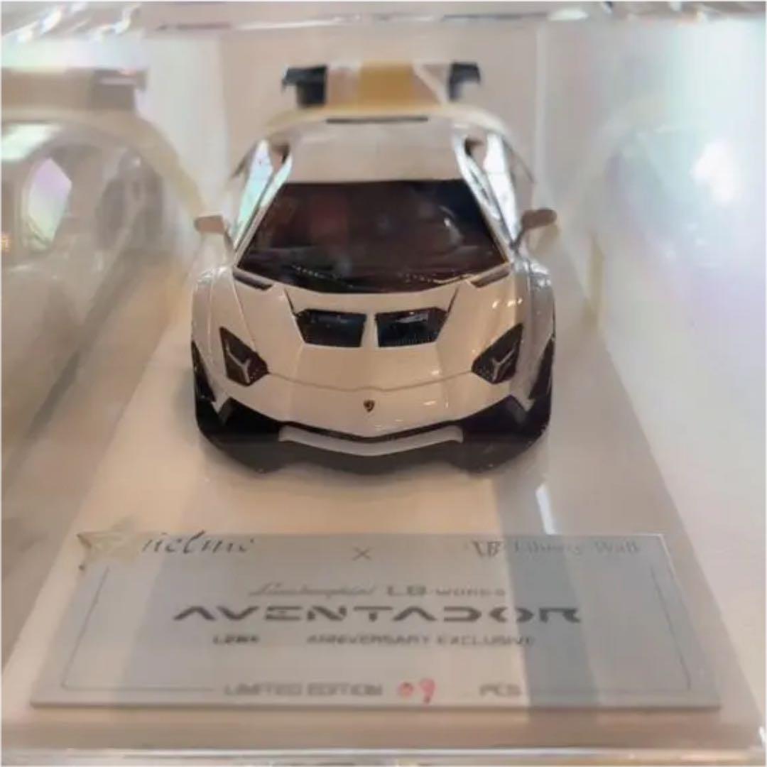 Fuelme× LibertyWalk AVENTADOR リバティー ミニカー