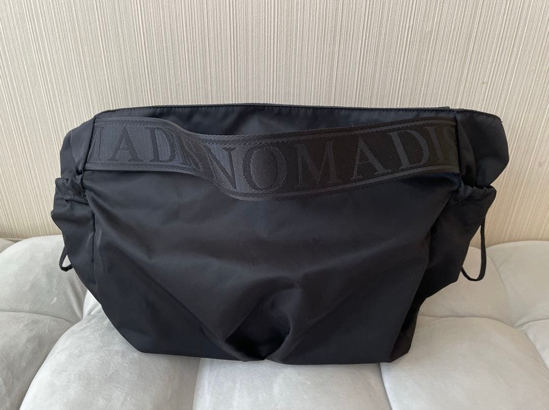 ☆NOMADIS ノマディス/BASQUE M ショルダーバッグ　ブラック☆