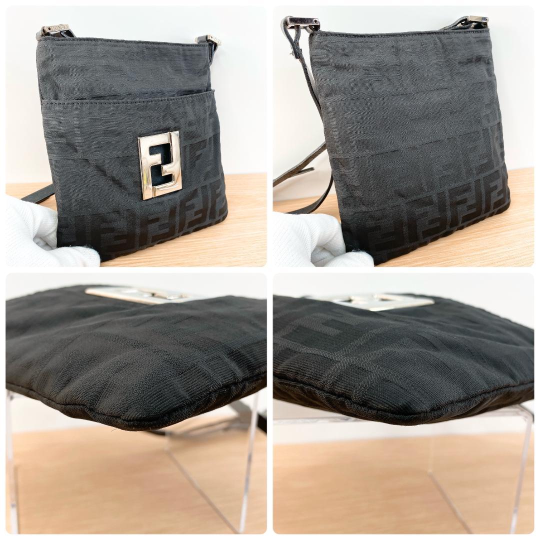 フェンディ ショルダーバッグ サコッシュ ロゴプレート ズッカ柄 ブラック 黒