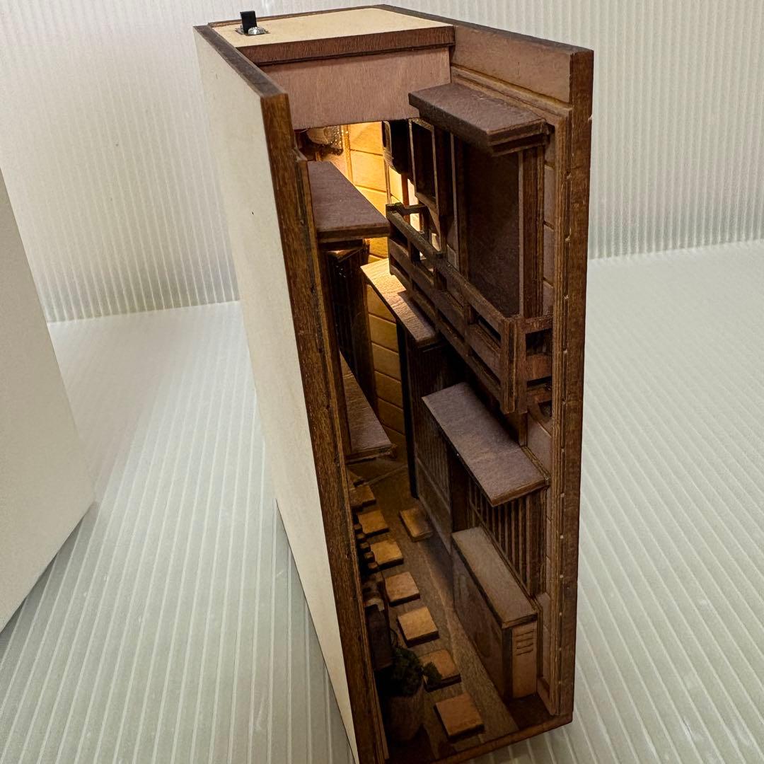 booksheif　路地裏　ブックシェルフ　ブックスタンド　monde