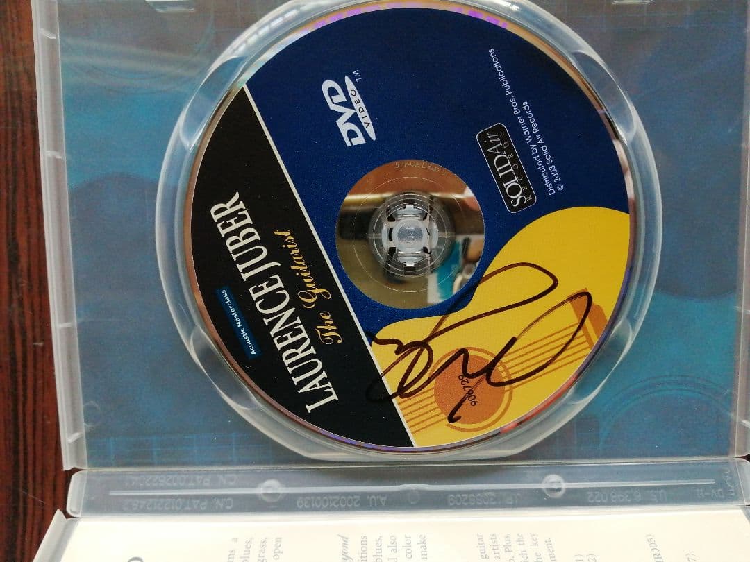 Laurence Juber ローレンス・ジュバー教則DVDサイン入