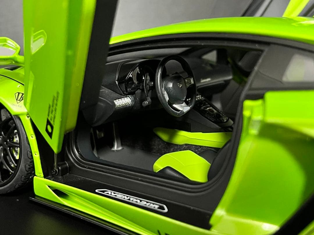 【限定】AUTOart LBWK ランボルギーニ・アヴェンタドール 1/18