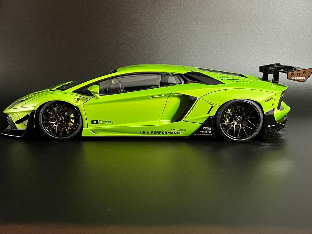 【限定】AUTOart LBWK ランボルギーニ・アヴェンタドール 1/18