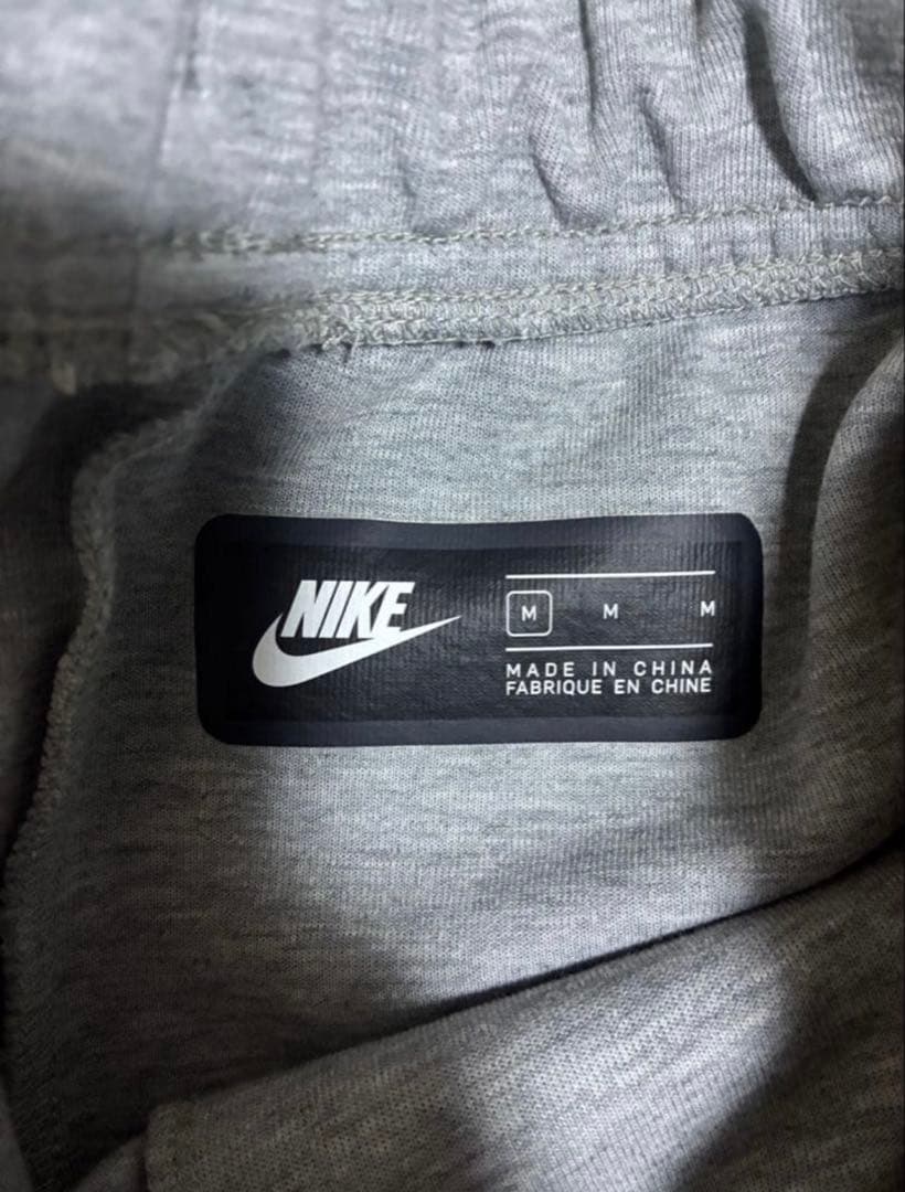 ナイキテックフリース セットアップ上下 Mサイズ グレー（内タグ付け）値下げ済み