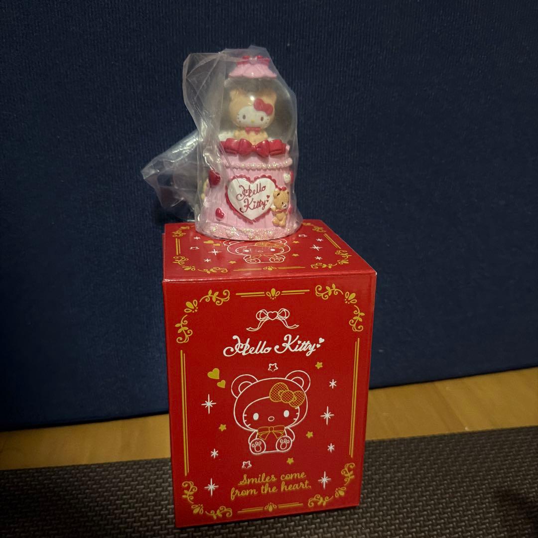 サンリオ ハローキティ タイニーチャム くま スノーグローブ 2025