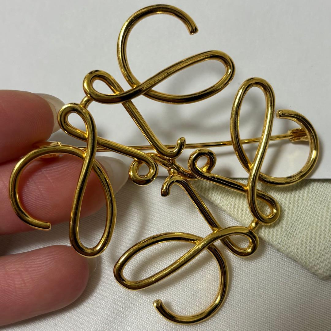 LOEWE リボンモチーフ ブローチ