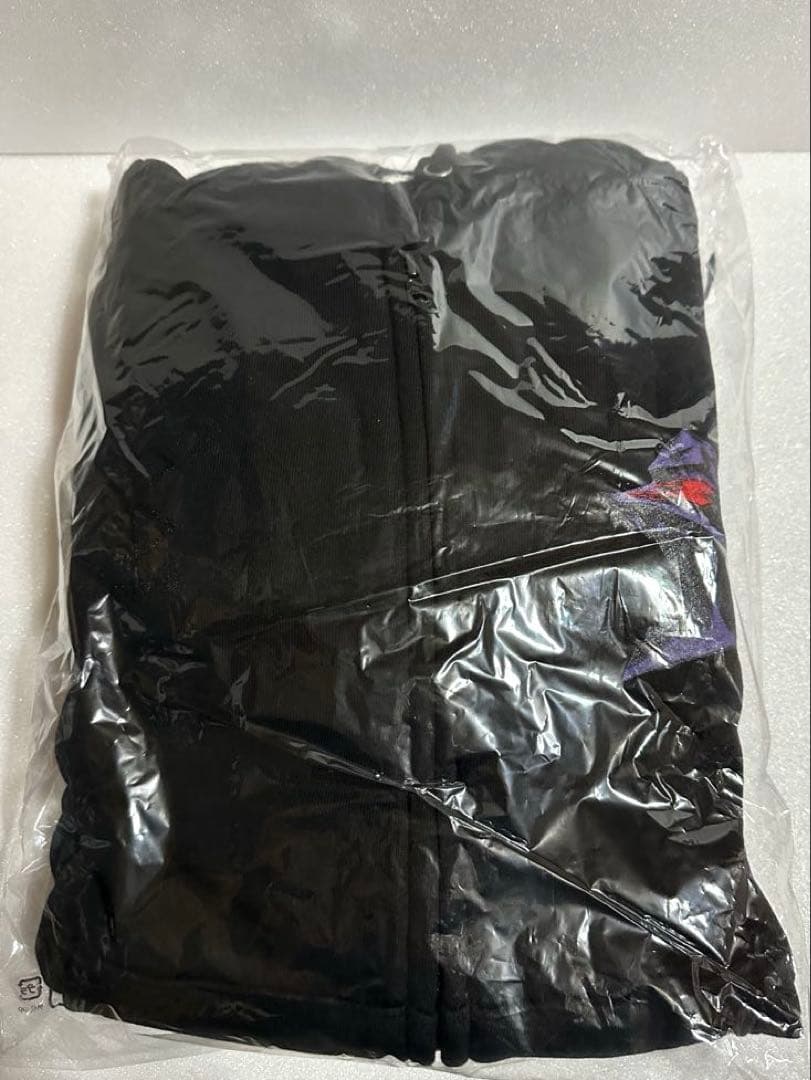 ベルセルクVANQUISH コラボパーカー　ガッツ　未開封　Lサイズ