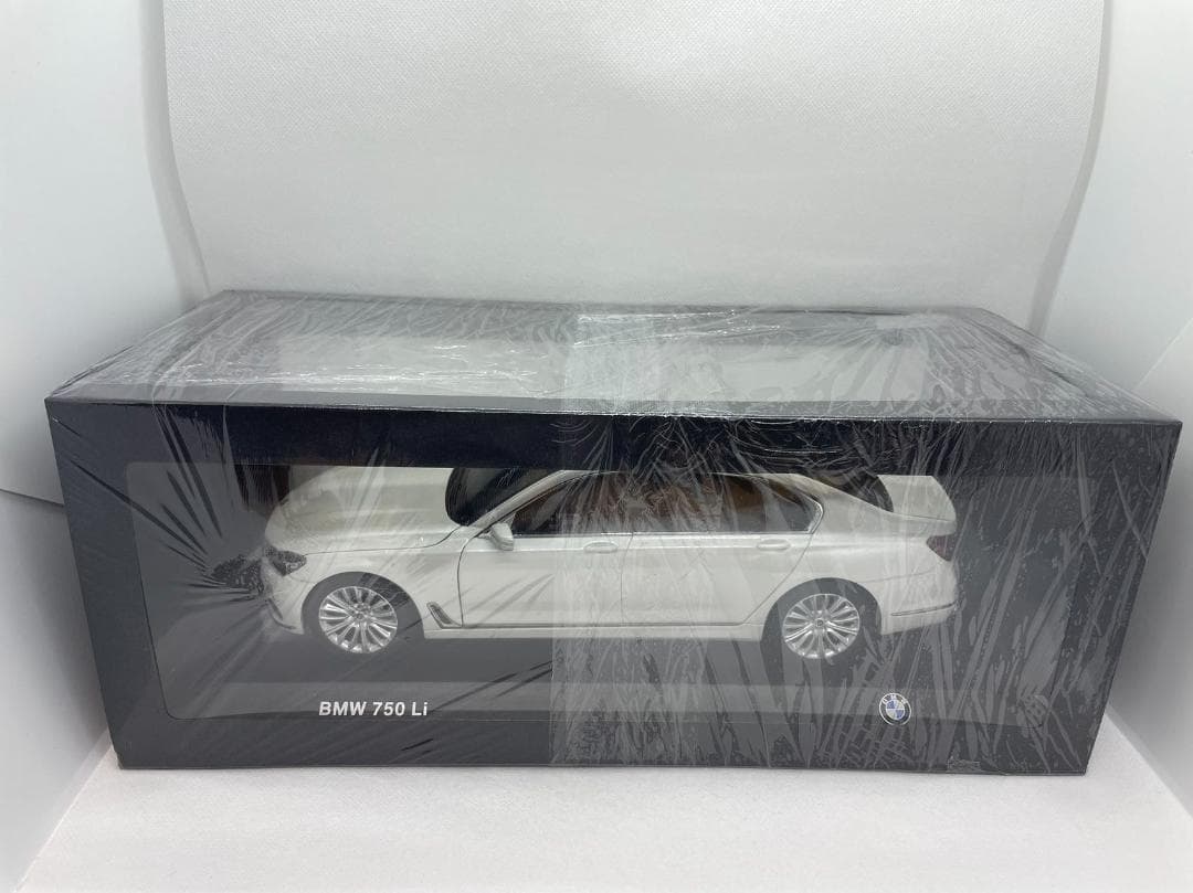 BMW特注 1/18 BMW 750Li ホワイト