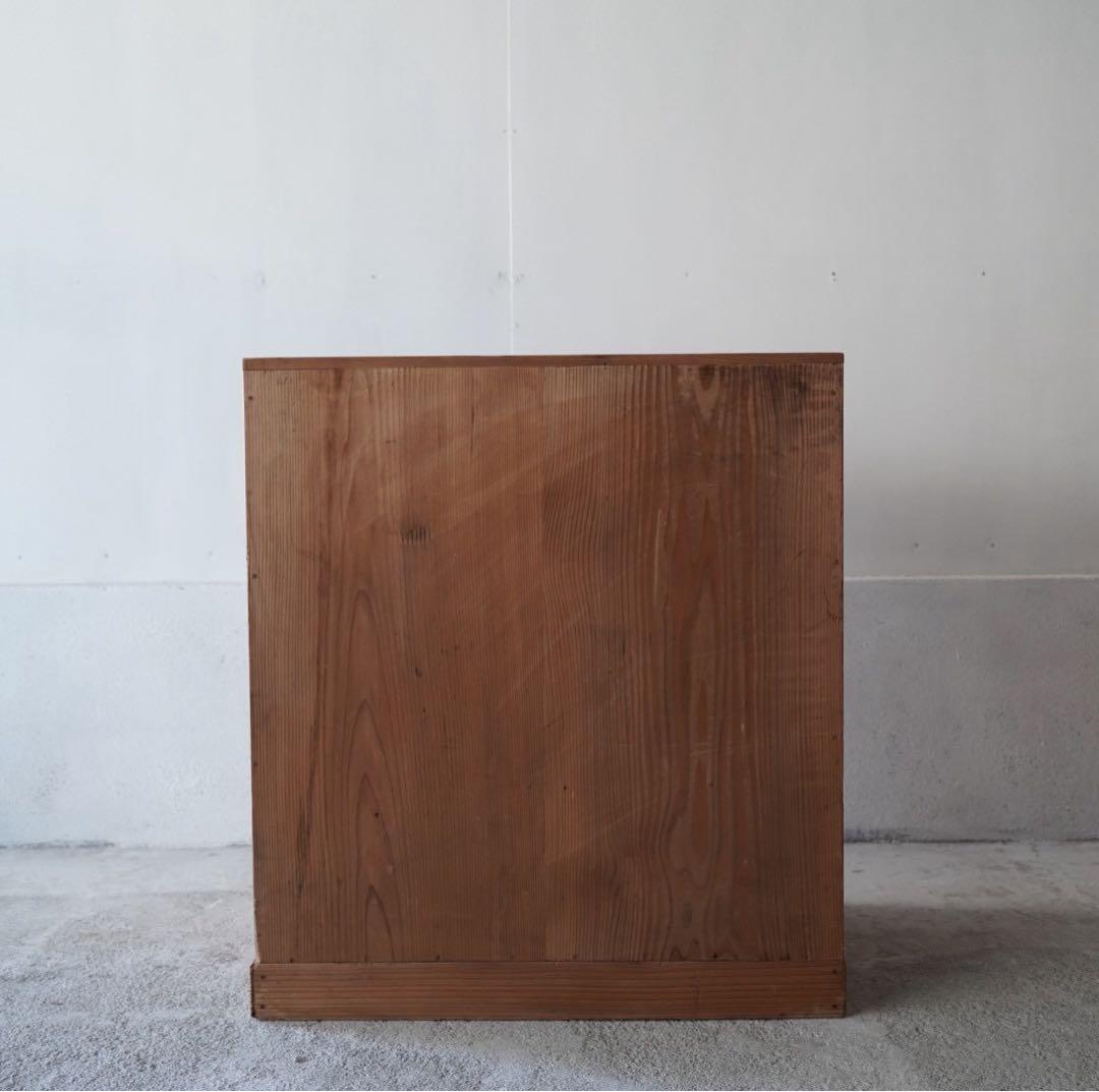 puku様　古いガラス戸棚