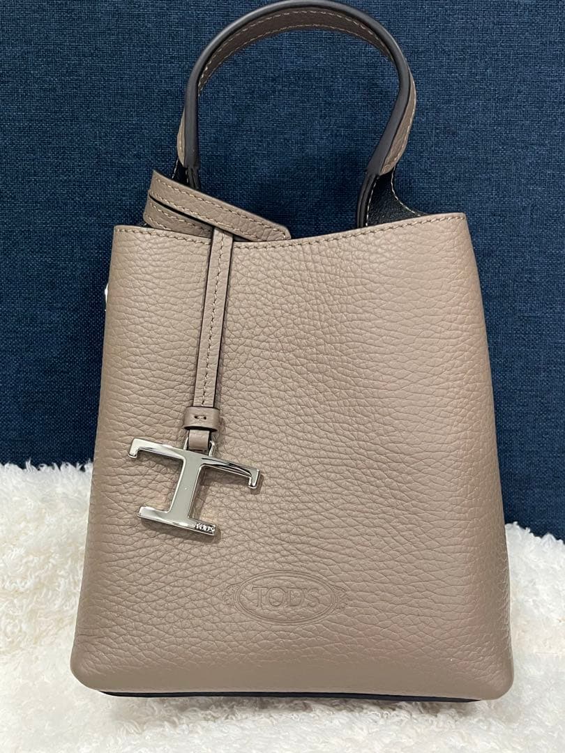 トッズマイクロ　TOD'S トッズ レザー バッグ マイクロ Tタイムレス