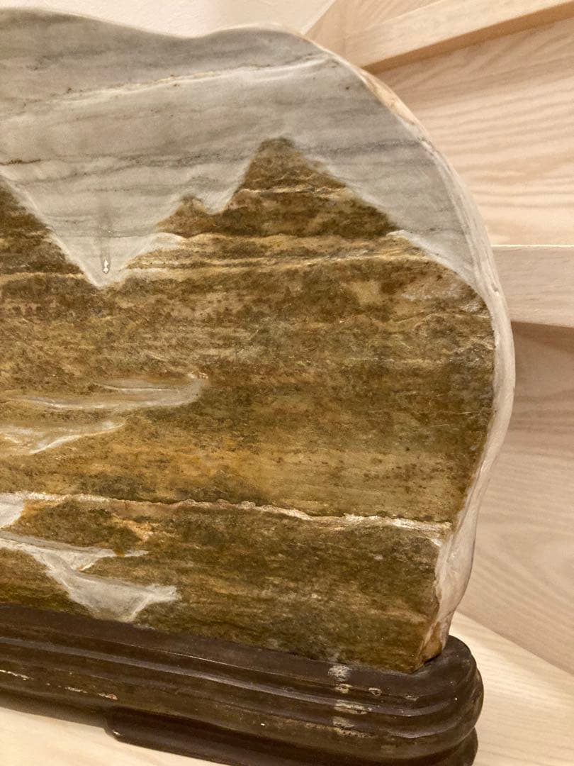 希少　鑑賞石 風景石 衝立石 山水図 彫刻 天然石 置物　山の風景 石のアート