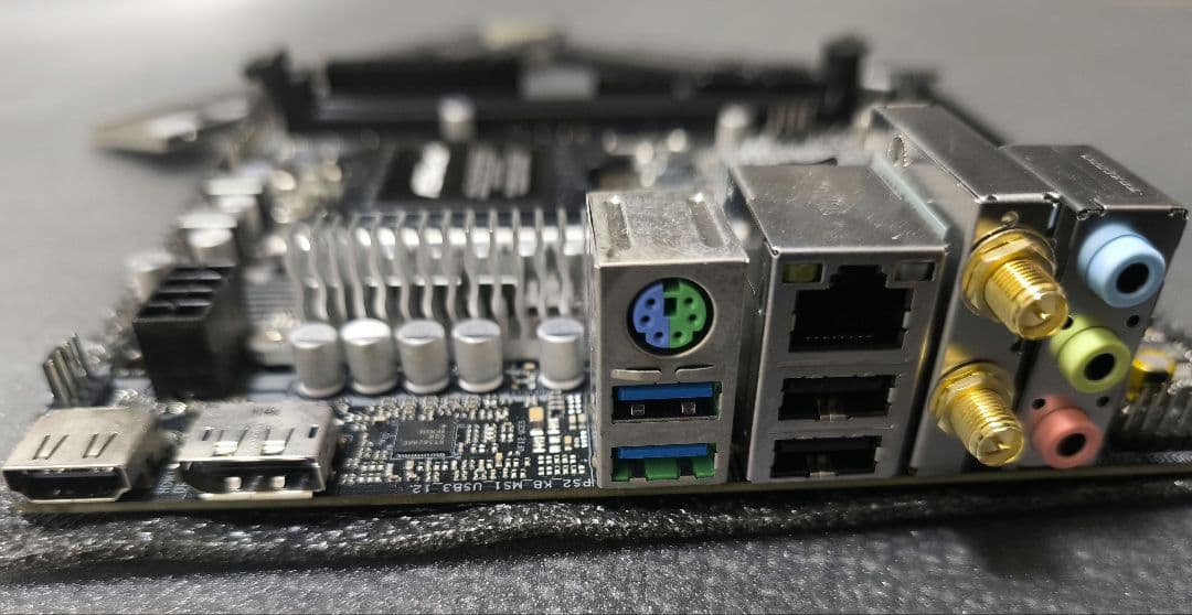 ASRock H610M-ITX/ac マザーボード