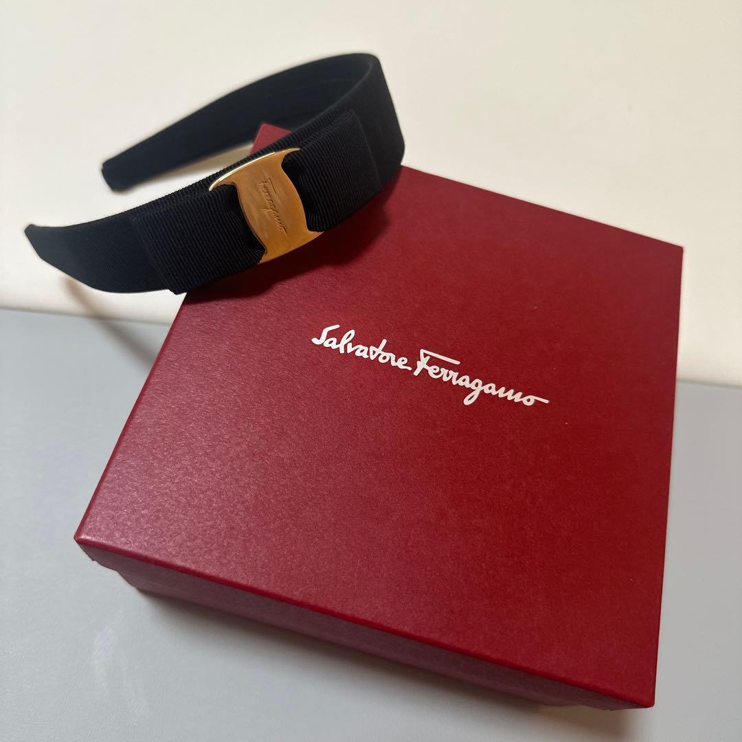 【美品】Salvatore Ferragamo フェラガモ カチューシャ リボン