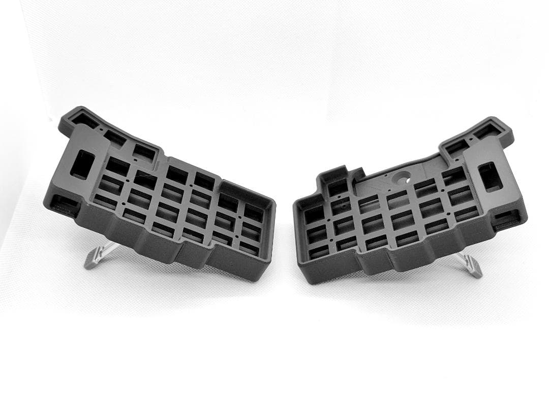 Keyball44ケース 可変テンティング、パームレスト付き