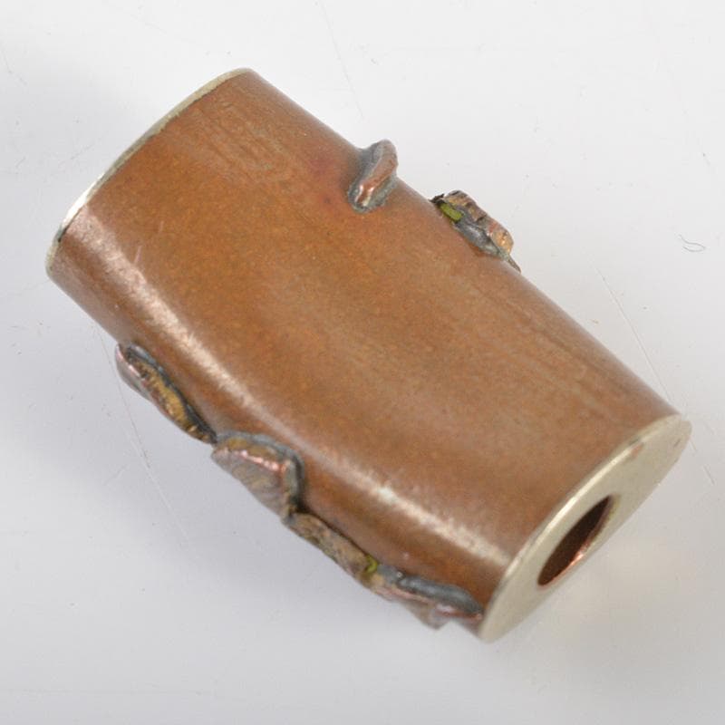 時代金工細工　古銅鍍金　花刻　緒締　V　R7366