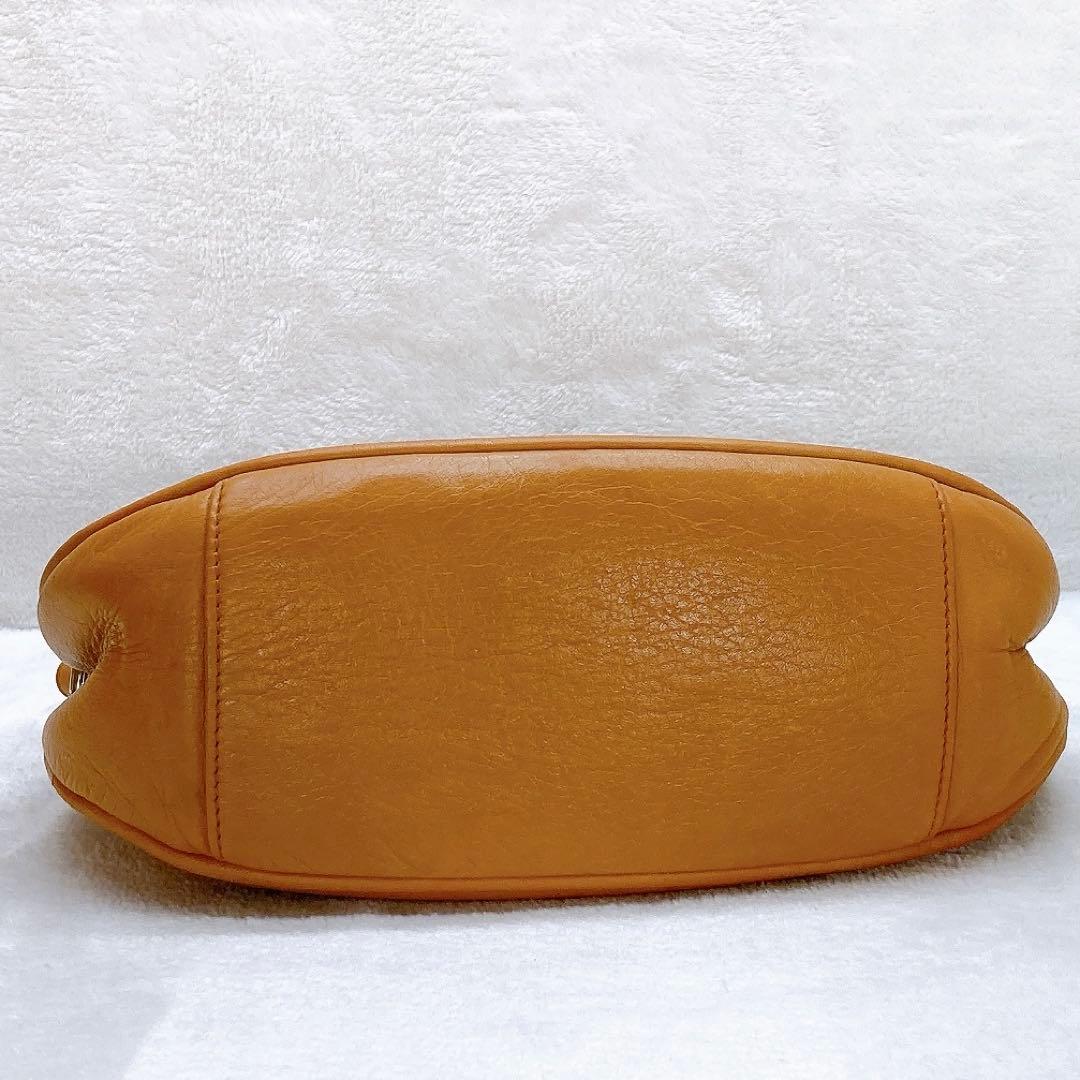 Vivienne Westwood ショルダーバッグ オーブ エンボス レザー