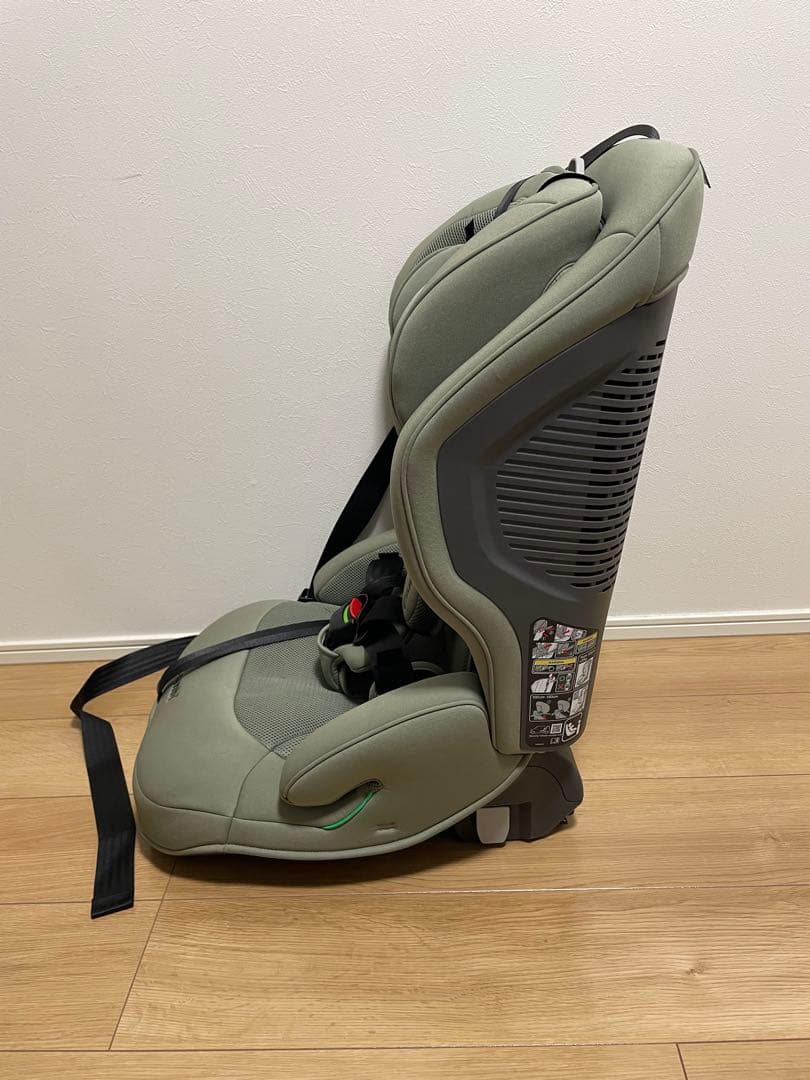 Combi 車用チャイルドシート セレーノグリーン