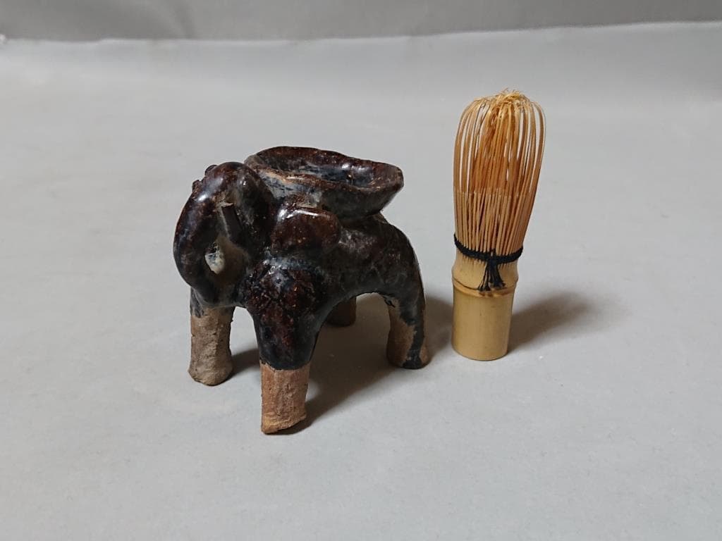 コレクター収集　タイ　コーノイ窯　渇釉　象形灯火器造形物　15～16世紀