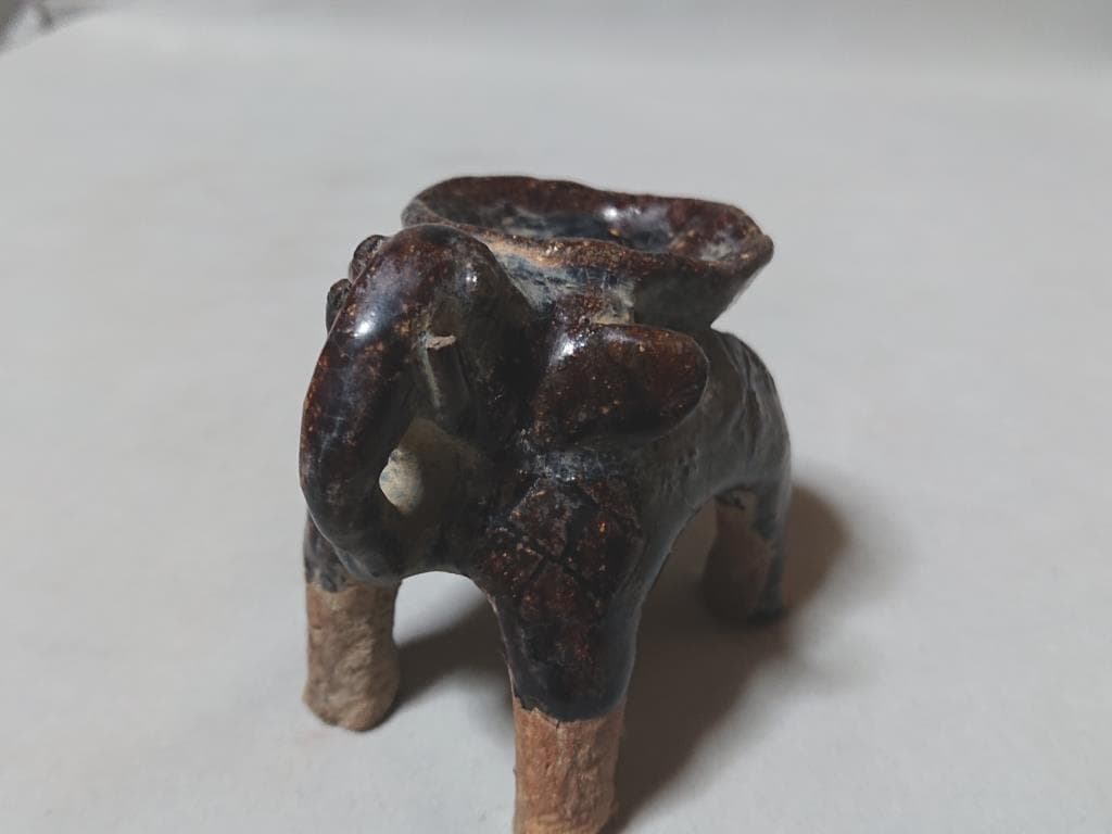 コレクター収集　タイ　コーノイ窯　渇釉　象形灯火器造形物　15～16世紀