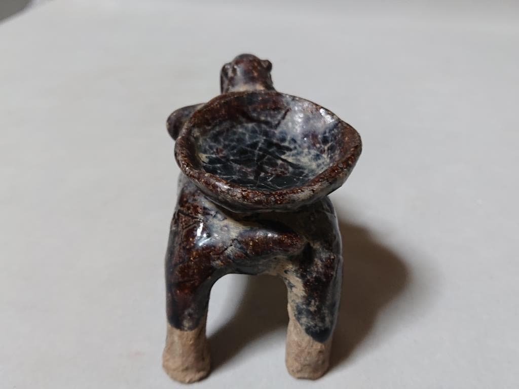 コレクター収集　タイ　コーノイ窯　渇釉　象形灯火器造形物　15～16世紀
