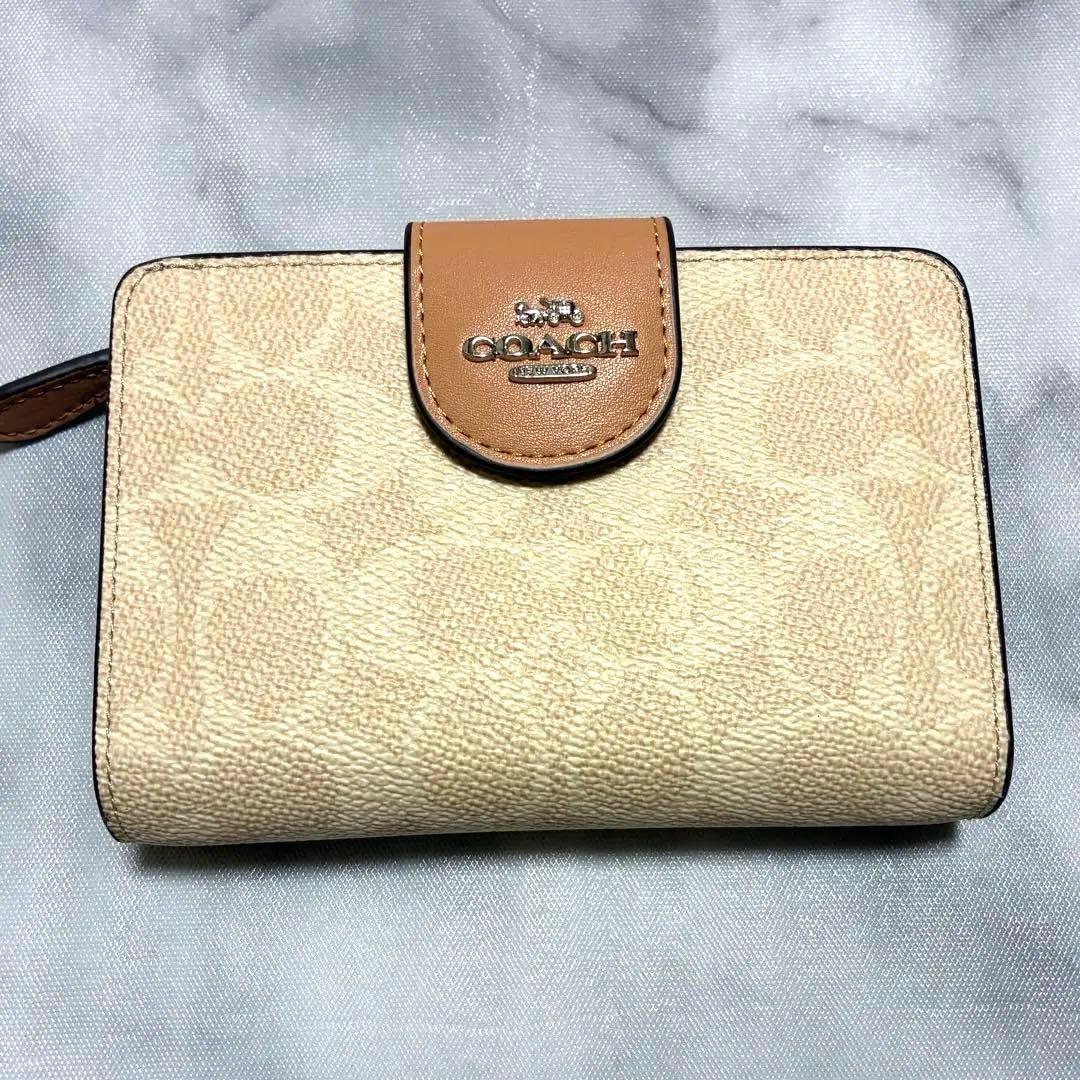 レア✨新品✨ COACH コーチ 二つ折り財布 シグネチャー ライトブラウン