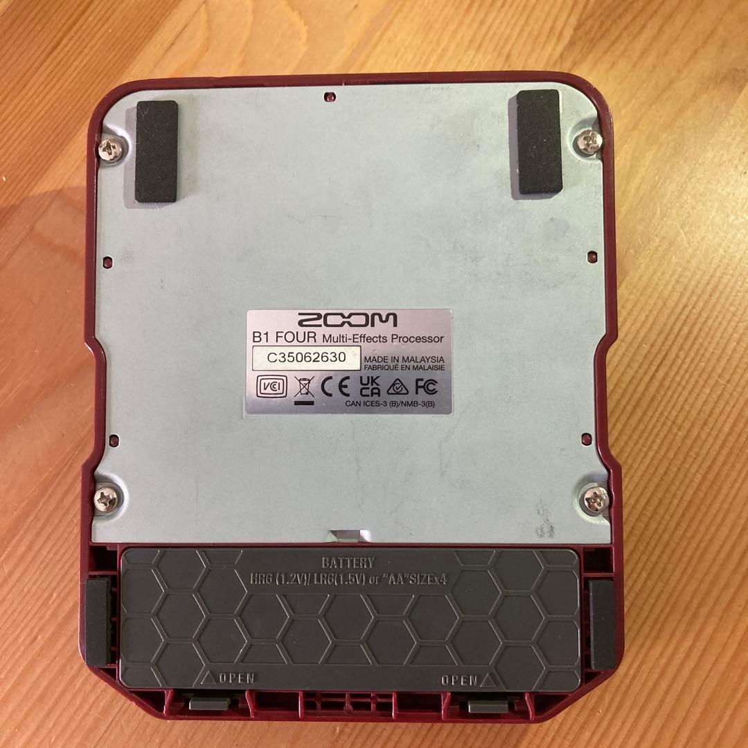 ZOOM B1 FOUR マルチエフェクター