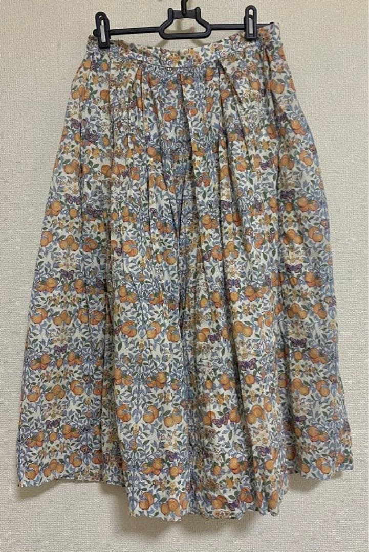 【美品】　YAECA リバティー柄タックキュロット