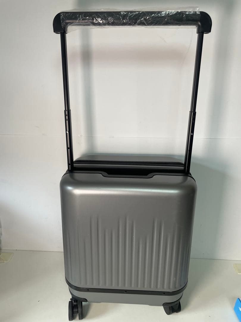 スーツケースVELO 可変式 TSAロック搭載 シルバー