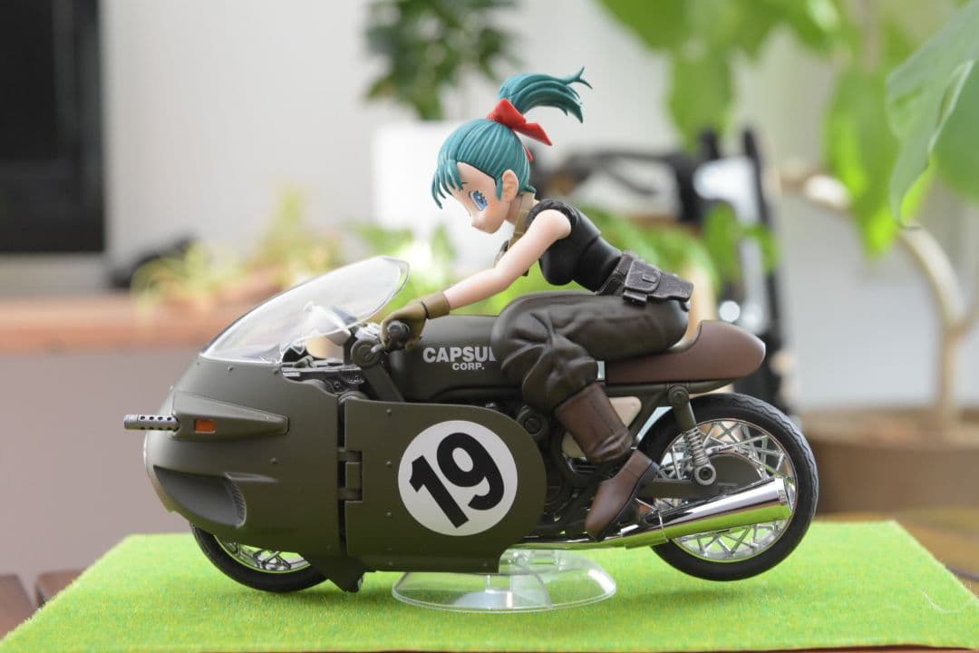 塗装済完成品 ドラゴンボール ブルマの可変式バイク