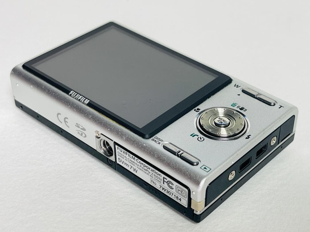 FUJIFILM FinePix Z100fd ブラック ホワイト デジカメ