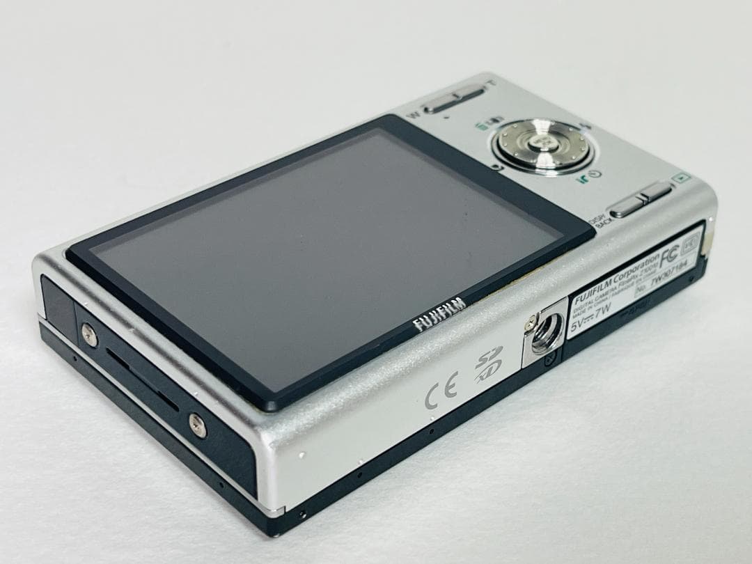 FUJIFILM FinePix Z100fd ブラック ホワイト デジカメ