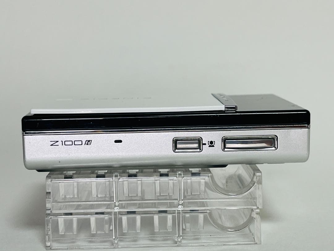 FUJIFILM FinePix Z100fd ブラック ホワイト デジカメ