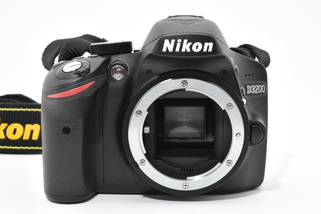 ★撮影枚数3885枚・超美品★ ニコン D3200 ボディ #20550