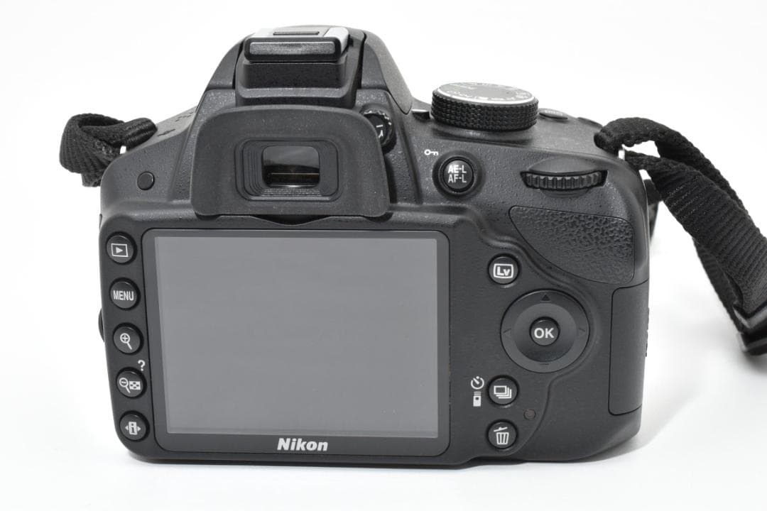 ★撮影枚数3885枚・超美品★ ニコン D3200 ボディ #20550