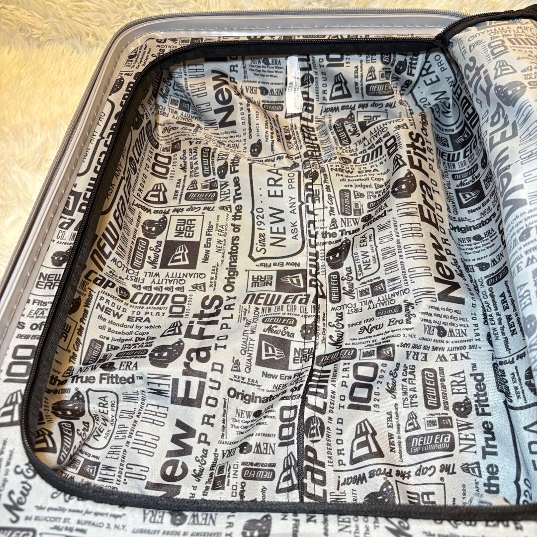 バッグ NEW ERA WHEEL CARRY CASE SMALL SILVER