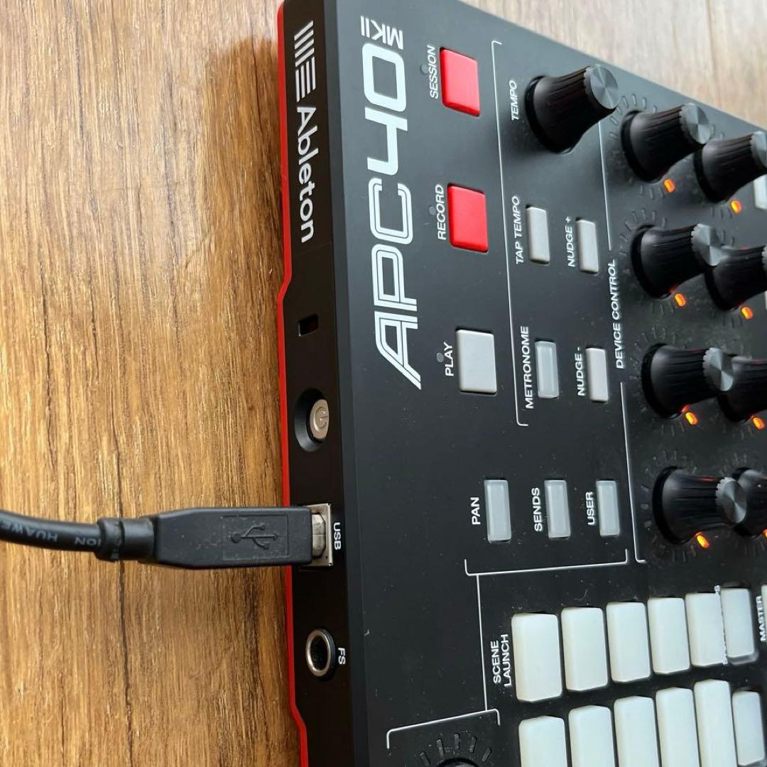 AKAI APC 40 MKII ( MK2 ) Abletonコントローラー